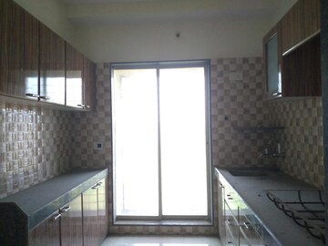 Room in 1 BHK Apartment at SS Sky Heights, Nalasopara West – for Rent
