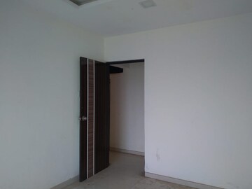 Room in 1 BHK Apartment at SS Sky Heights, Nalasopara West – for Rent