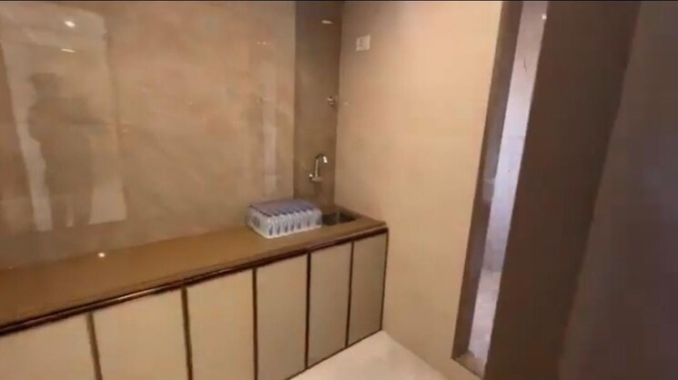 Room, ornate-solitaire Commercial Office Space 300 Sq.Ft. In Dahisar East Mumbai 9187190