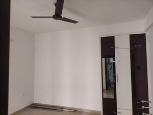 Room in 2 BHK Apartment at Panchsheel Greens, Sector 16 Greater Noida – for Sale