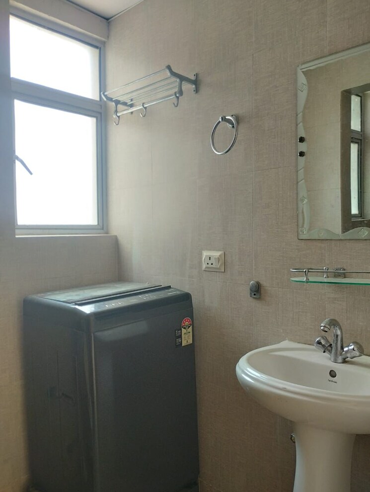 Bathroom, aditya-urban-homes 1 Bedroom 585 Sq.Ft. Apartment In Shahpur Bamheta Ghaziabad 9187245