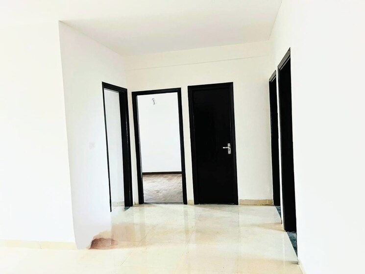 Room, bptp-parkland 4 Bedroom 300 Sq.Yd. Builder Floor In Sector 75 Faridabad 9187249