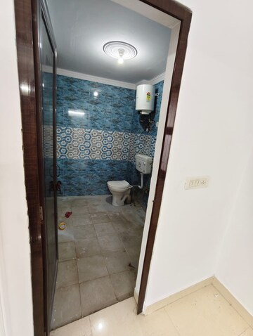 Bathroom in 1 BHK Builder Floor at Saket – for Rent