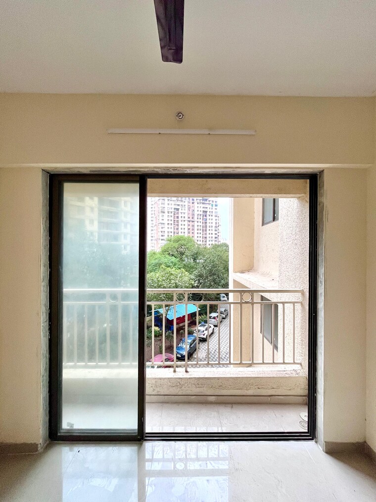 Room, paradigm-zenith-pushpanjali-residency-phase-iii 1 Bedroom 530 Sq.Ft. Apartment In Ghodbunder Road Thane 9187242