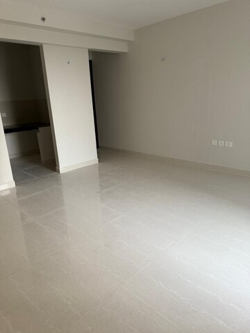 Room in 3 BHK Apartment at Eldeco Live By The Greens, Sector 150 – for Sale