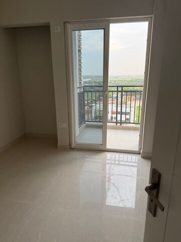 3 BHK Apartment For Sale in Eldeco Live By The Greens, Sector 150