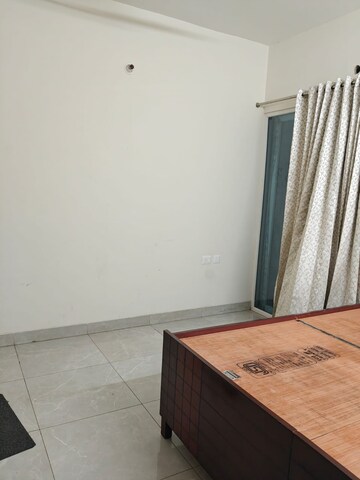 Room in 3 BHK Apartment at Fusion Homes, Tech Zone 4 Greater Noida – for Sale