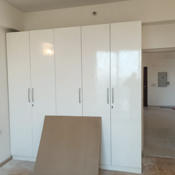 Room in 2 BHK Apartment at Emaar MGF The Palm Drive Studios, Sector 66 – for Rent