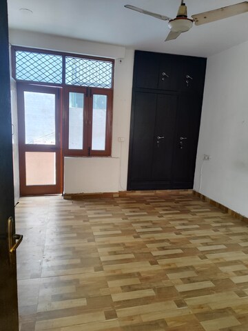 1 RK Villa For Rent in RWA Apartments Sector 41, Sector 41