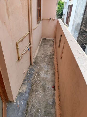 Balcony in 1 RK Villa at RWA Apartments Sector 41, Sector 41 – for Rent