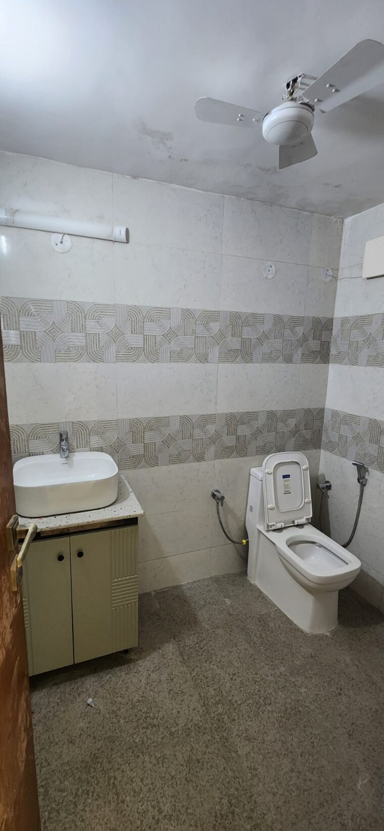 Bathroom, shalimar-nest 4 Bedroom 2000 Sq.Ft. Apartment In Vasant Kunj Delhi 9187407