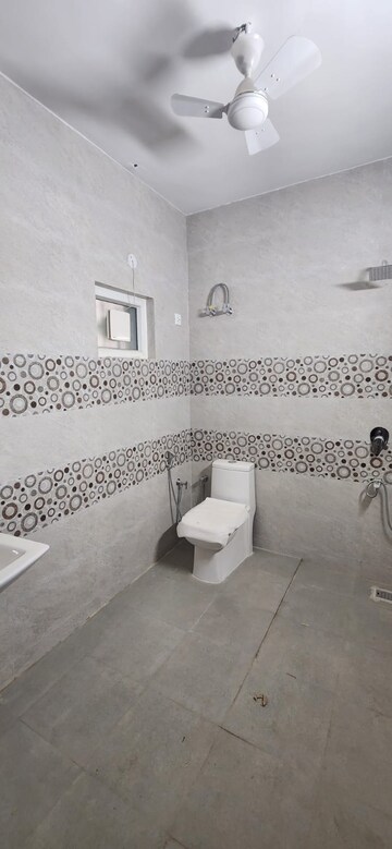 Bathroom in 4 BHK Apartment at Shalimar Nest, Vasant Kunj – for Rent