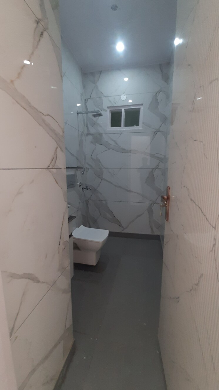 Bathroom, hari nagar 2 Bedroom 110 Sq.Yd. Builder Floor In Hari Nagar Delhi 9187425