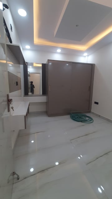 Furnished Amenities in 2 BHK Builder Floor at Hari Nagar – for Sale
