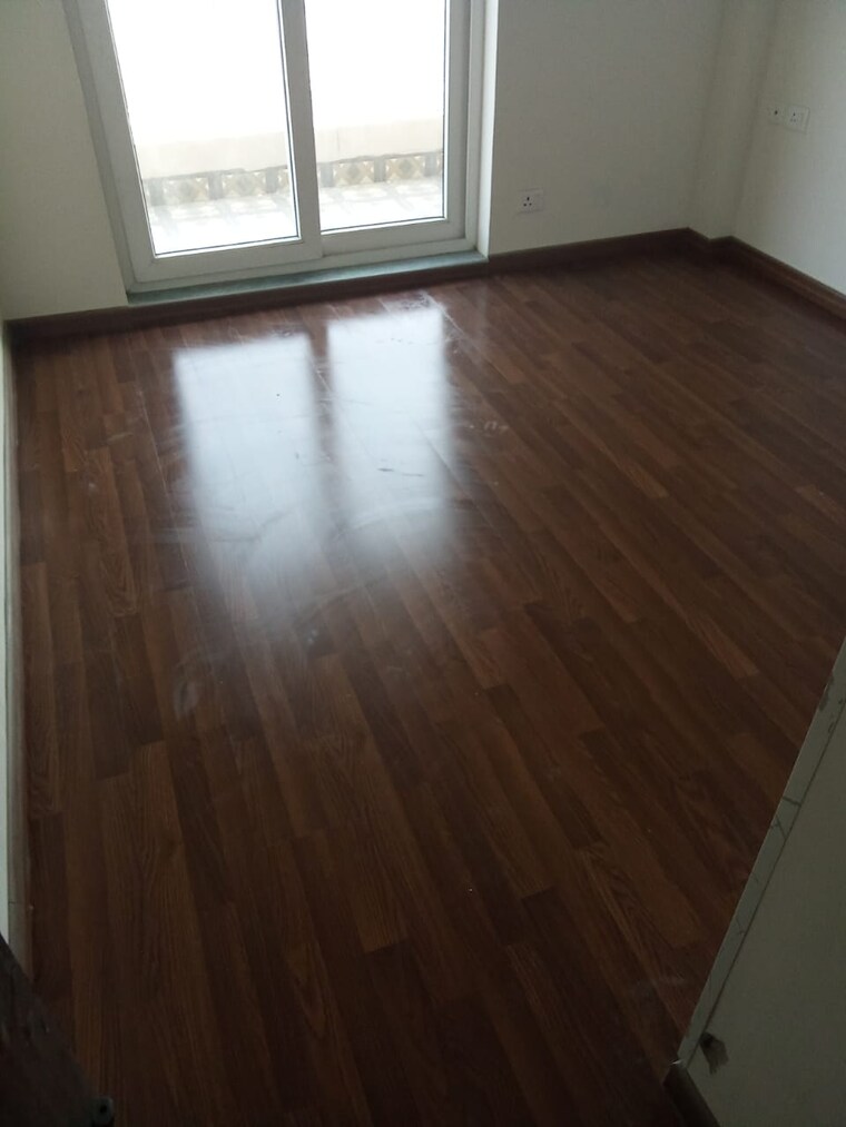 Room, bptp-discovery-park 2 Bedroom 804 Sq.Ft. Apartment In Sector 80 Faridabad 9187432