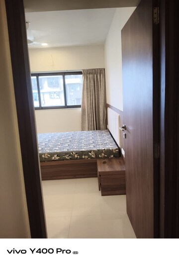 Room in 3 BHK Apartment at Lotus Sky Garden, Malad West – for Rent