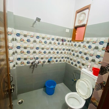 Team Area in  Pg at Vineet Khand – for Rent