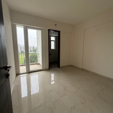 Room in 3.5 BHK Apartment at Smart World Gems, Sector 89 – for Sale