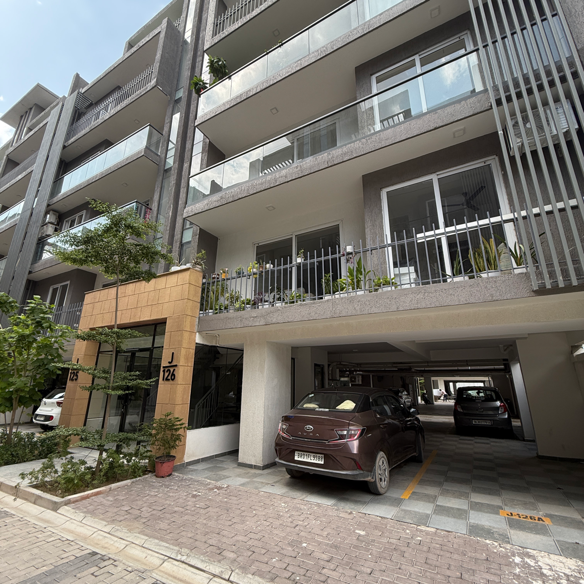 3.5 BHK + Pooja Room,Study Room,Extra Room Apartment For Sale in Smart World Gems