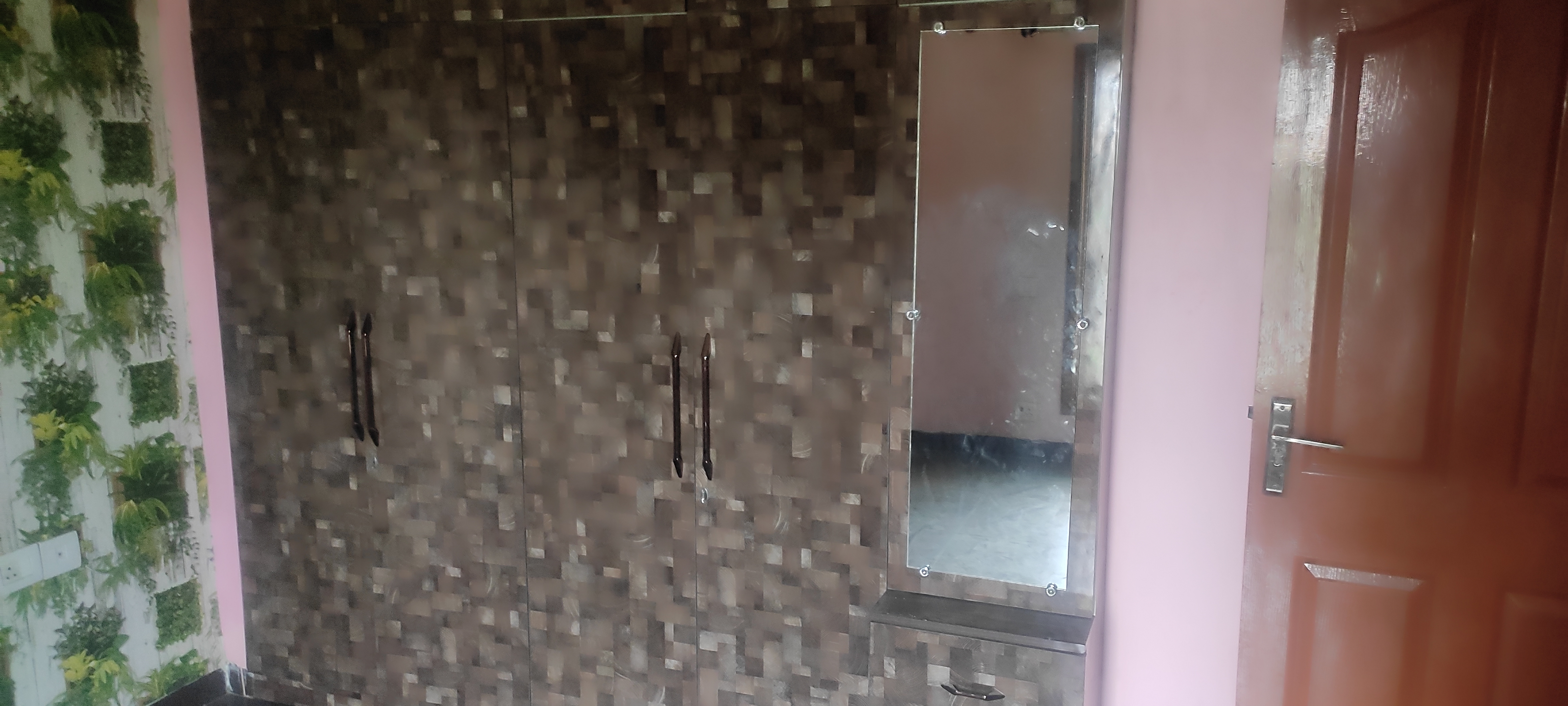 2.5 BHK + Pooja Room,Study Room 194 Sq.Yd. Builder Floor in Greenwood Enclave