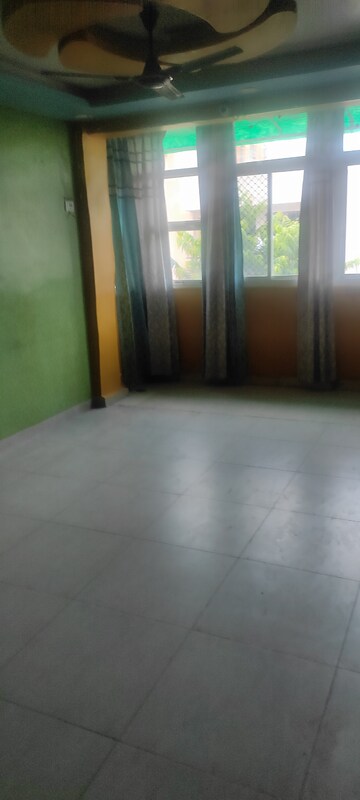 Room in 2.5 BHK Builder Floor at Greenwood Enclave, Wave City – for Rent