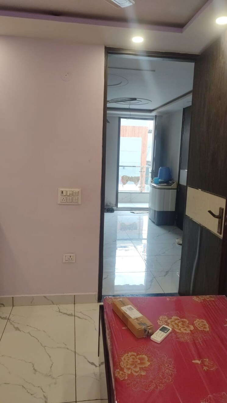 Kitchen, ashok vihar 2 Bedroom 800 Sq.Ft. Builder Floor In Ashok Vihar Delhi 9187462