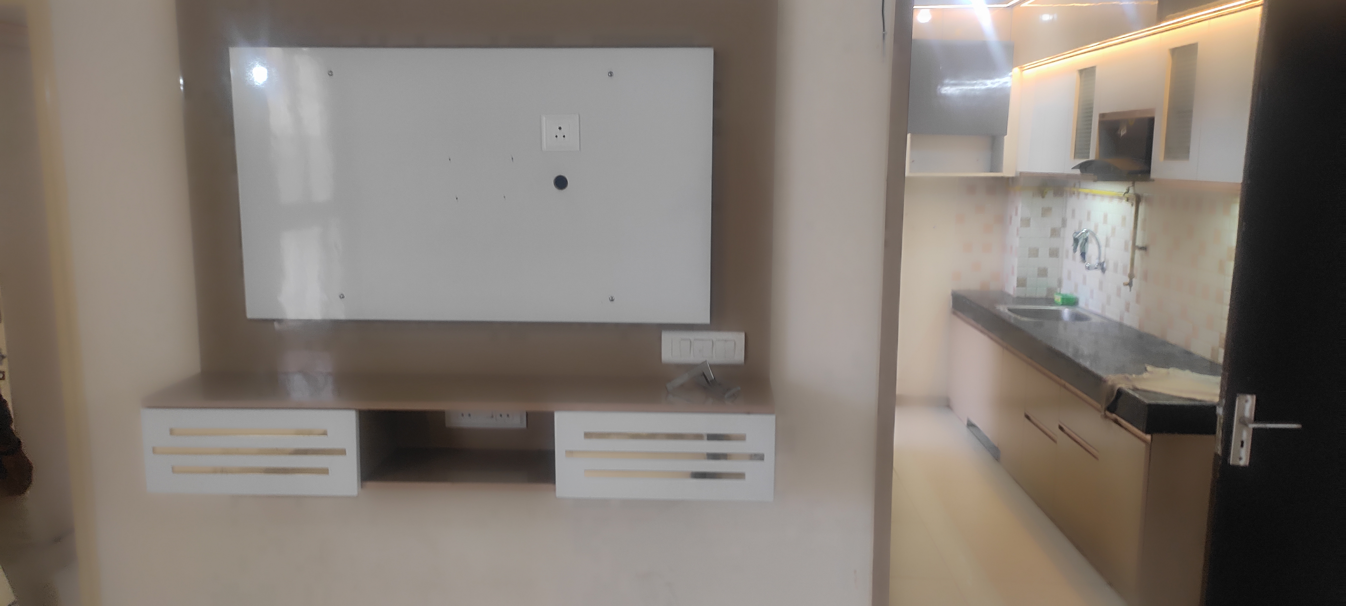 2 BHK Apartment For Rent in Wave Dream Homes