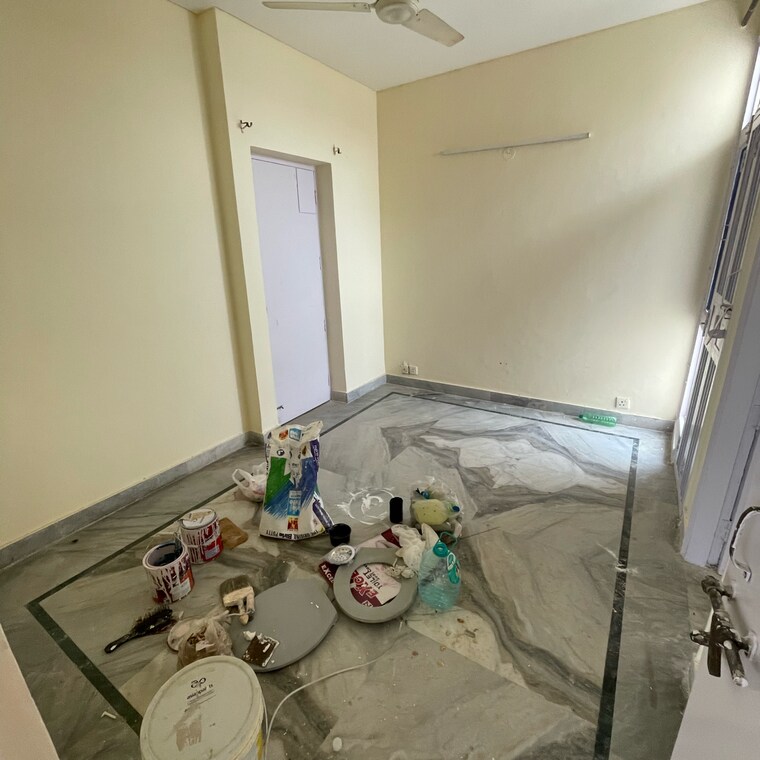 Bedroom, creative-huts-society 3 Bedroom 1400 Sq.Ft. Apartment In Sector 21c Faridabad 9187486