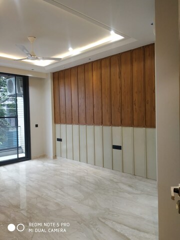 Room in 4 BHK Builder Floor at Sushant Lok Iii – for Sale