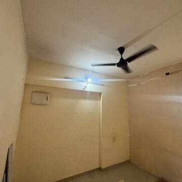 Room in 1 BHK Apartment at Vikhroli West – for Rent