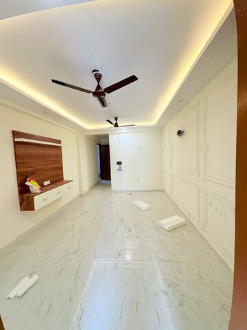 Building Lobby in 2 BHK Independent House at Chattarpur – for Rent