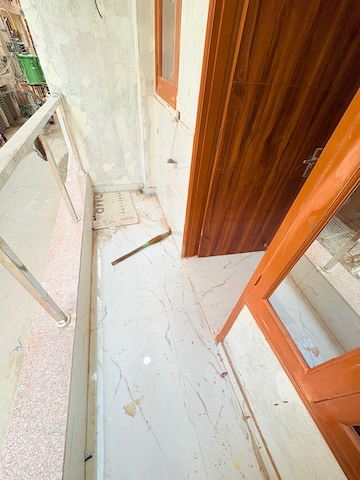 Balcony in 2 BHK Independent House at Chattarpur – for Rent