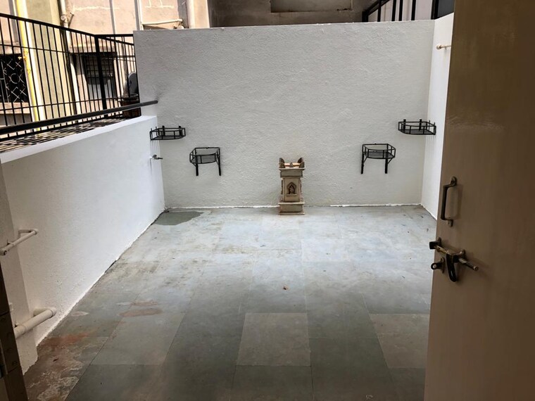 Room, saurabh-garden-chs 1 Bedroom 600 Sq.Ft. Apartment In Anand Nagar Pune 9187521