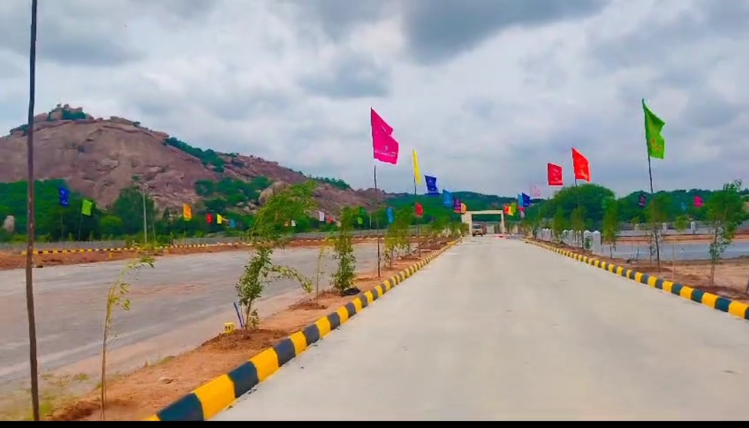 Plot For Sale in Kadthal