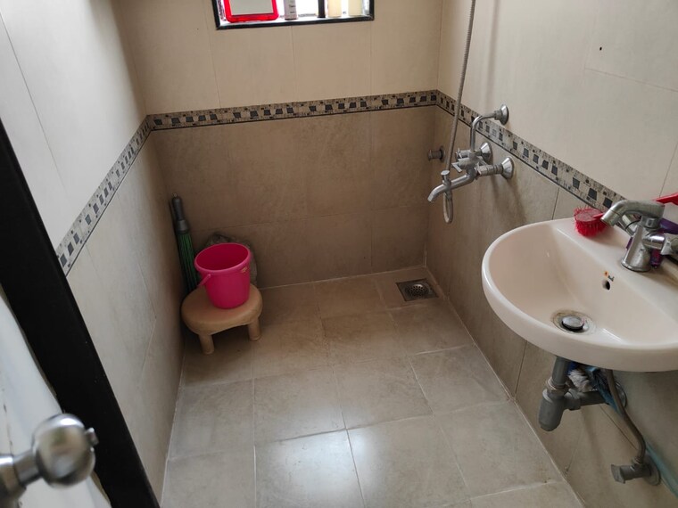 Bathroom, saurabh-garden-chs 3 Bedroom 1500 Sq.Ft. Apartment In Anand Nagar Pune 9187532