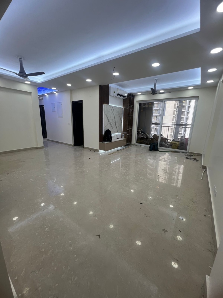3 BHK + Servant Room Apartment For Rent in Godrej Meridien