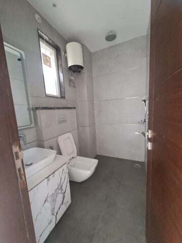 Bathroom in 2 BHK Builder Floor at DLF Plaza Tower, Sector 26a – for Rent
