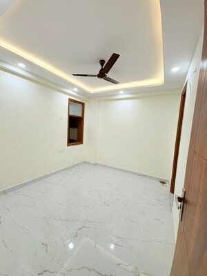 Room in 2 BHK Independent House at Chattarpur – for Sale