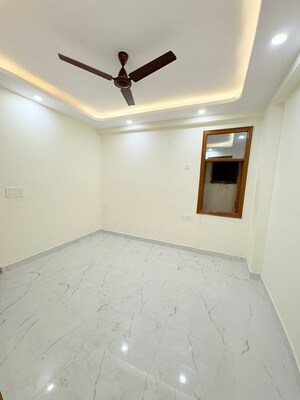 Room in 2 BHK Independent House at Chattarpur – for Sale