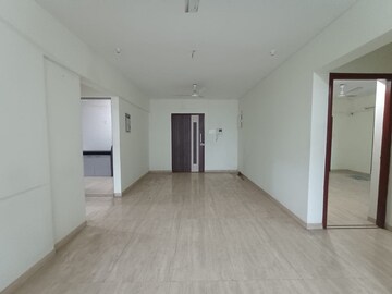 Room in 3 BHK Apartment at Gitanjali Apartment Chembur, Chembur – for Rent