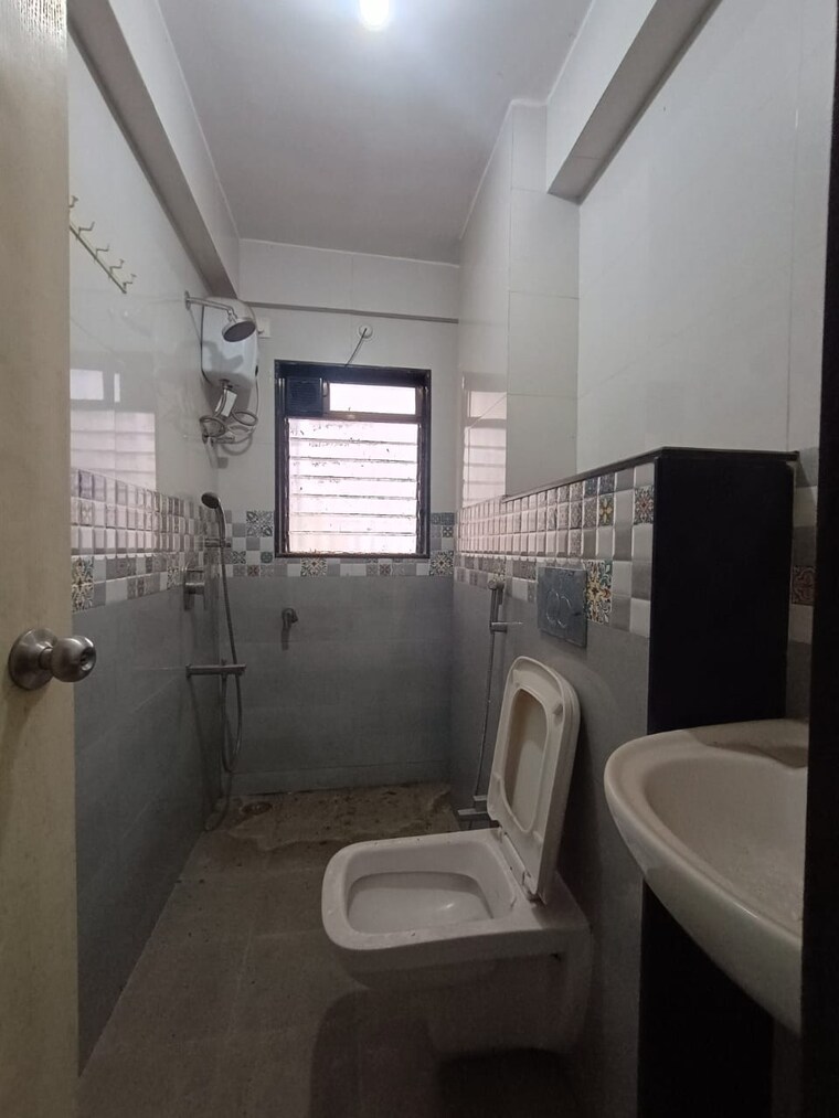 Bathroom, gitanjali-apartment-chembur 3 Bedroom 1600 Sq.Ft. Apartment In Chembur Mumbai 9187588