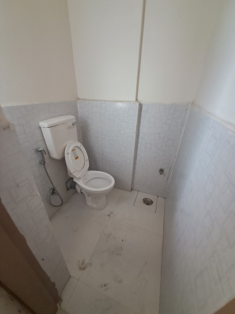 Bathroom, pareena-coban-residences 3 Bedroom 1997 Sq.Ft. Apartment In Sector 99a Gurgaon 9187591