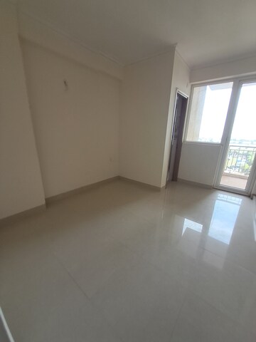 Room in 3 BHK Apartment at Pareena Coban Residences, Sector 99a – for Sale