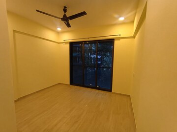 Room in 2.5 BHK Apartment at Gitanjali Apartment Chembur, Chembur – for Rent