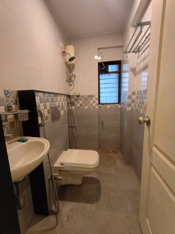 Bathroom in 2.5 BHK Apartment at Gitanjali Apartment Chembur, Chembur – for Rent