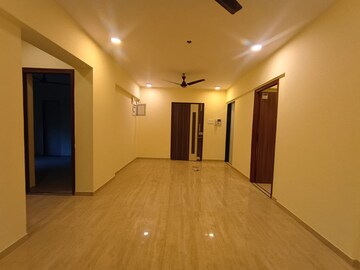 Room in 2.5 BHK Apartment at Gitanjali Apartment Chembur, Chembur – for Rent