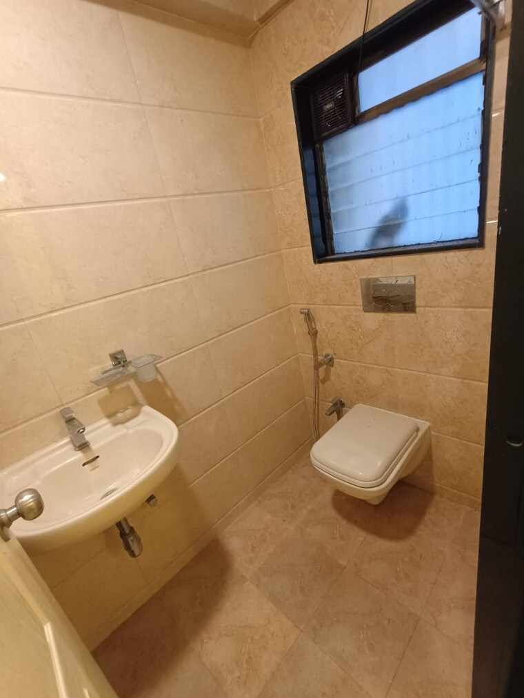 Bathroom, gitanjali-apartment-chembur 2.5 Bedroom 1300 Sq.Ft. Apartment In Chembur Mumbai 9187596