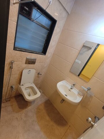 Bathroom in 2.5 BHK Apartment at Gitanjali Apartment Chembur, Chembur – for Rent