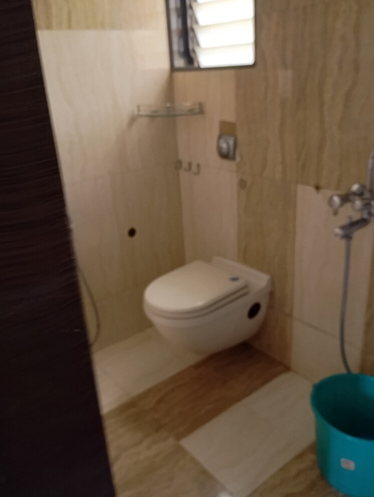 Bathroom, shantee-trimurti-residency 3 Bedroom 875 Sq.Ft. Apartment In Jb Nagar Mumbai 9187612