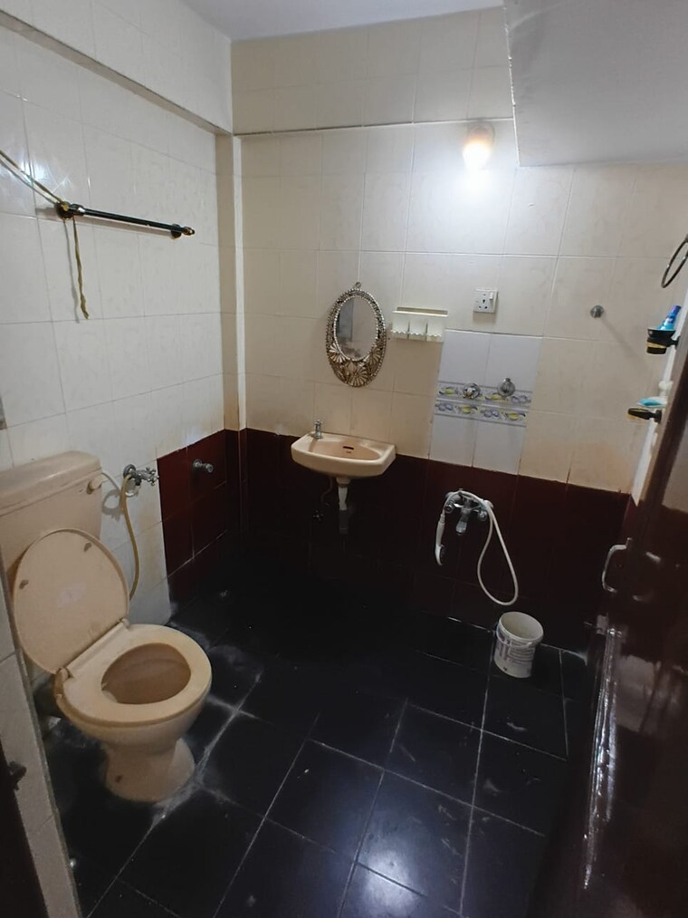 Attached Bathroom, migsun-twinz 2.5 Bedroom 1225 Sq.Ft. Apartment In Eta Ii Greater Noida Greater Noida 9187647